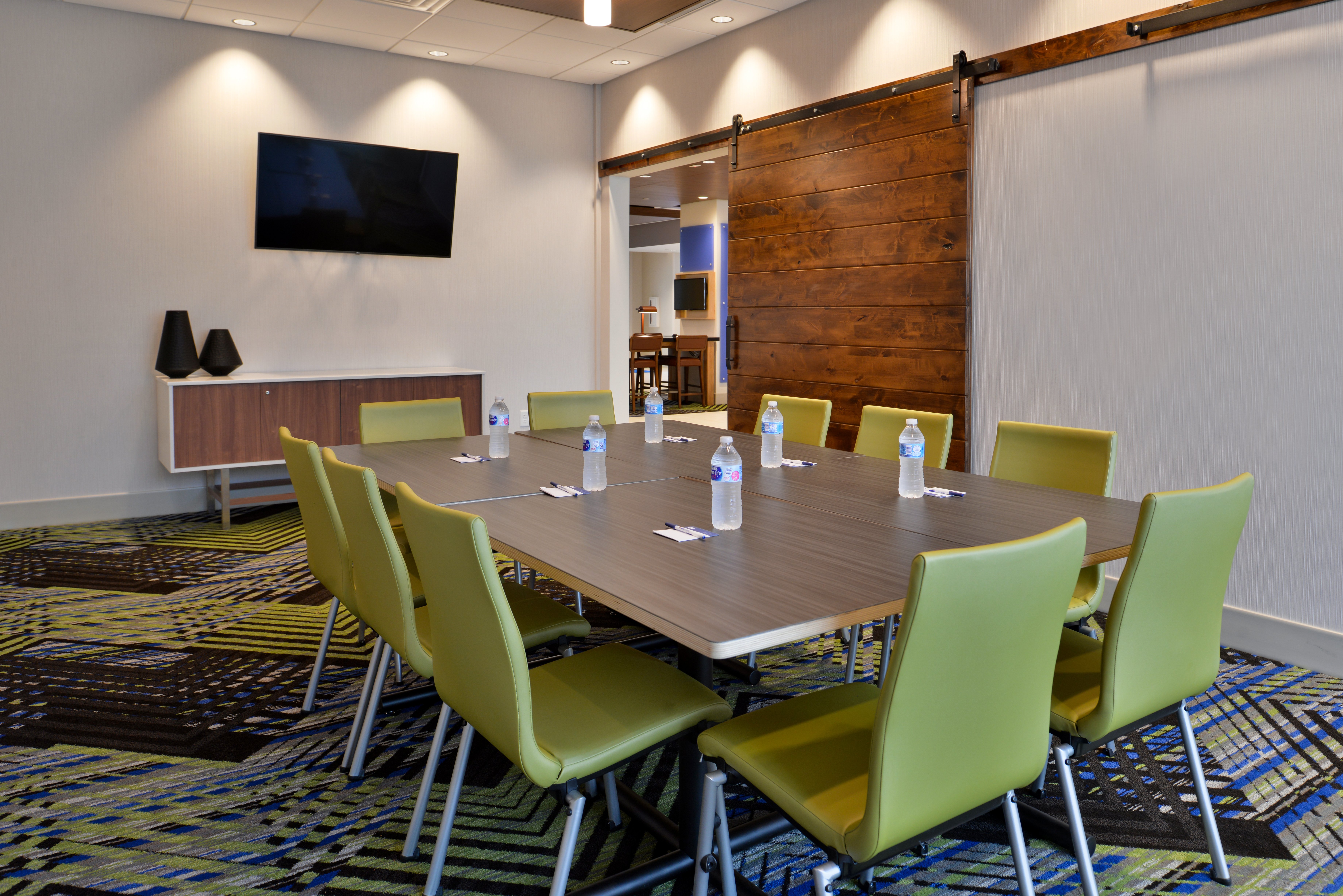 Holiday Inn Express Suites Marshalltown 43/48