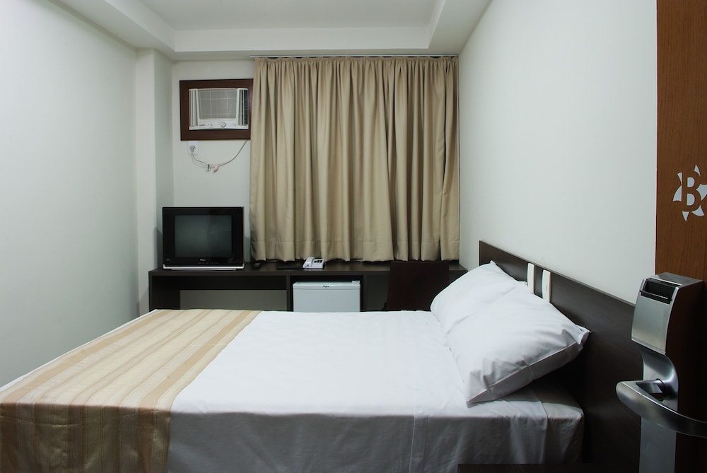 B Hotel 16/50