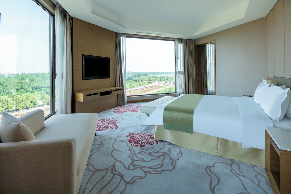 2 Bedrooms, Suite, Single Bed, Dining Area