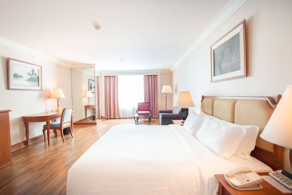 Golden Tulip Sovereign Hotel 15/50