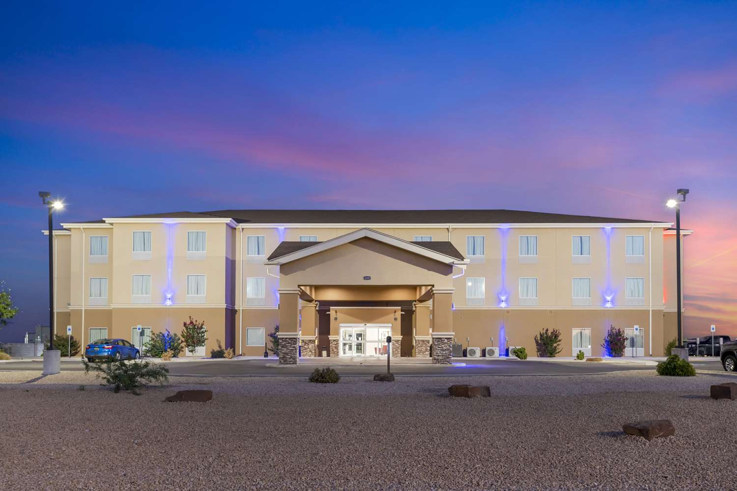 Quality Inn & Suites Carlsbad Caverns Area 8/44