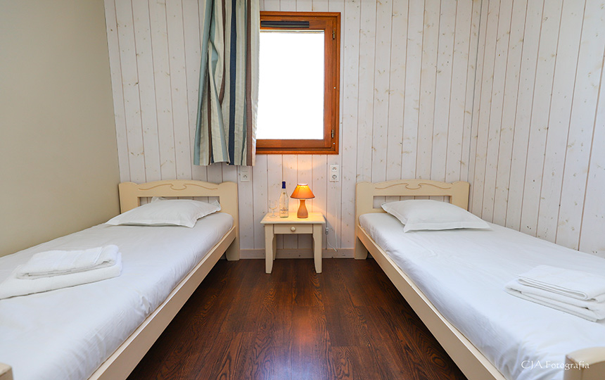 2 Bedroom Chalet for 6 persons Lake view