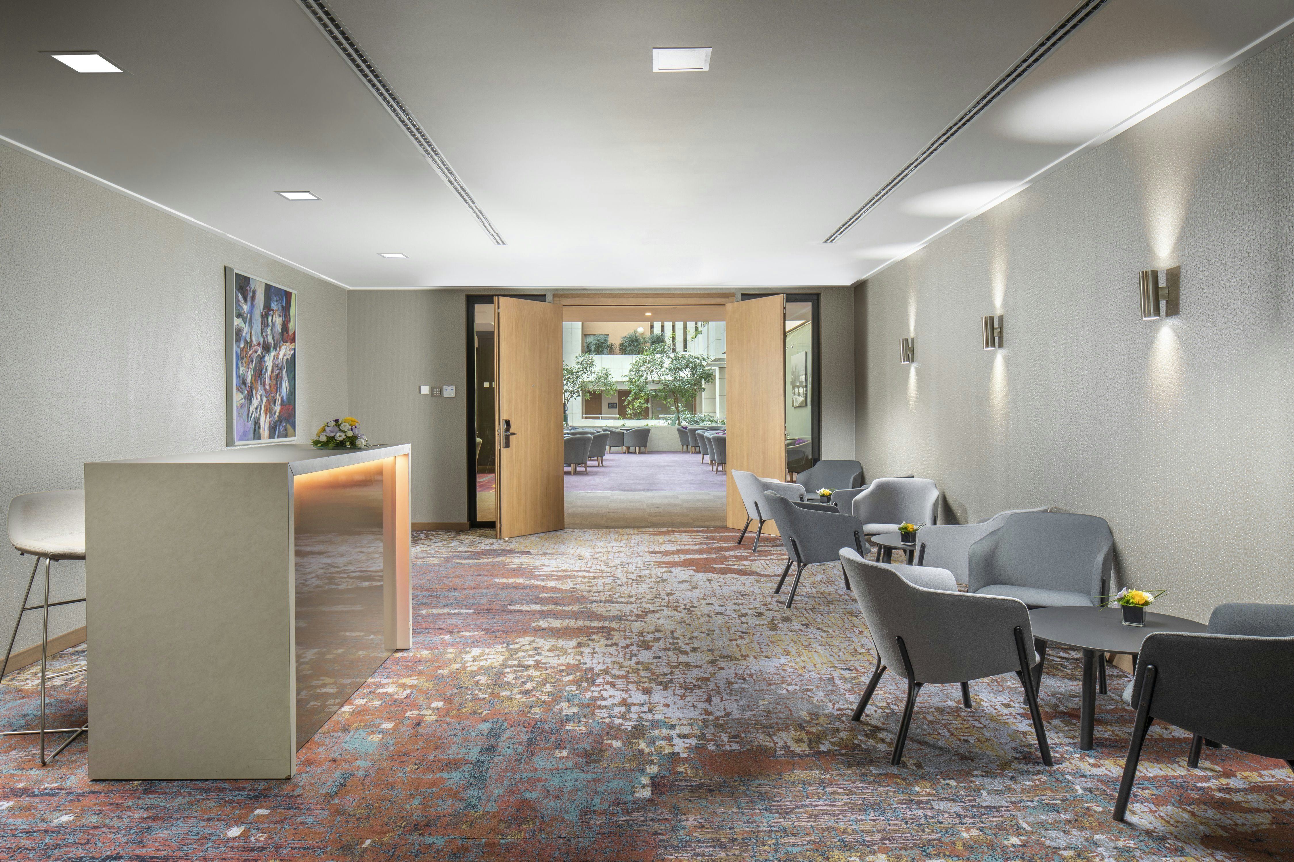 Hilton Prague Atrium 76/84