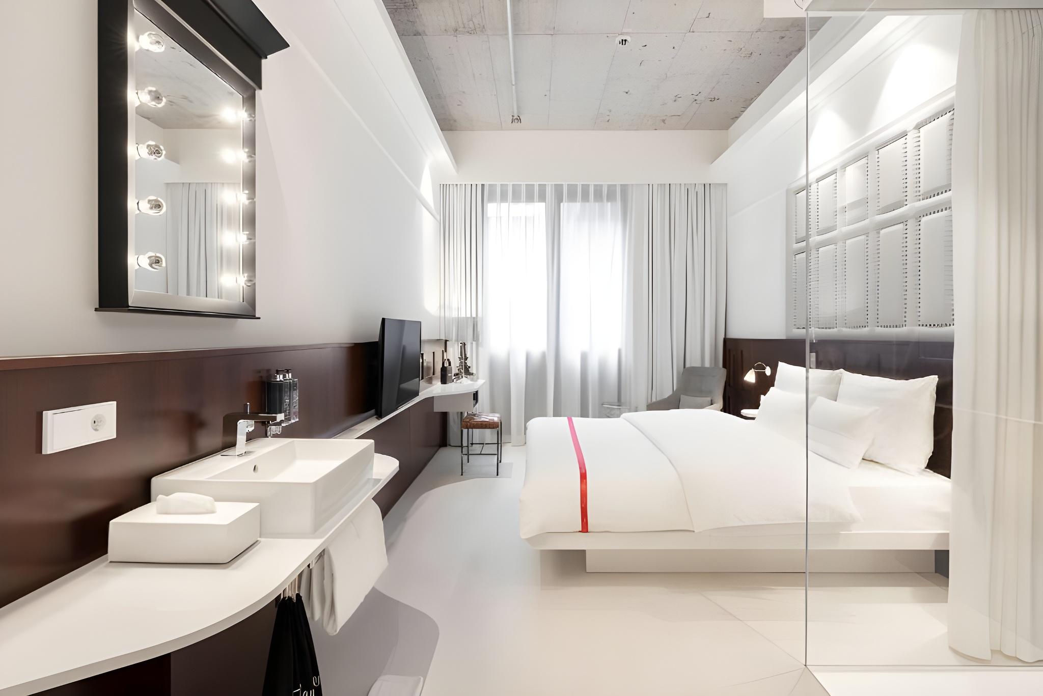 Wow, Single, Double Bed