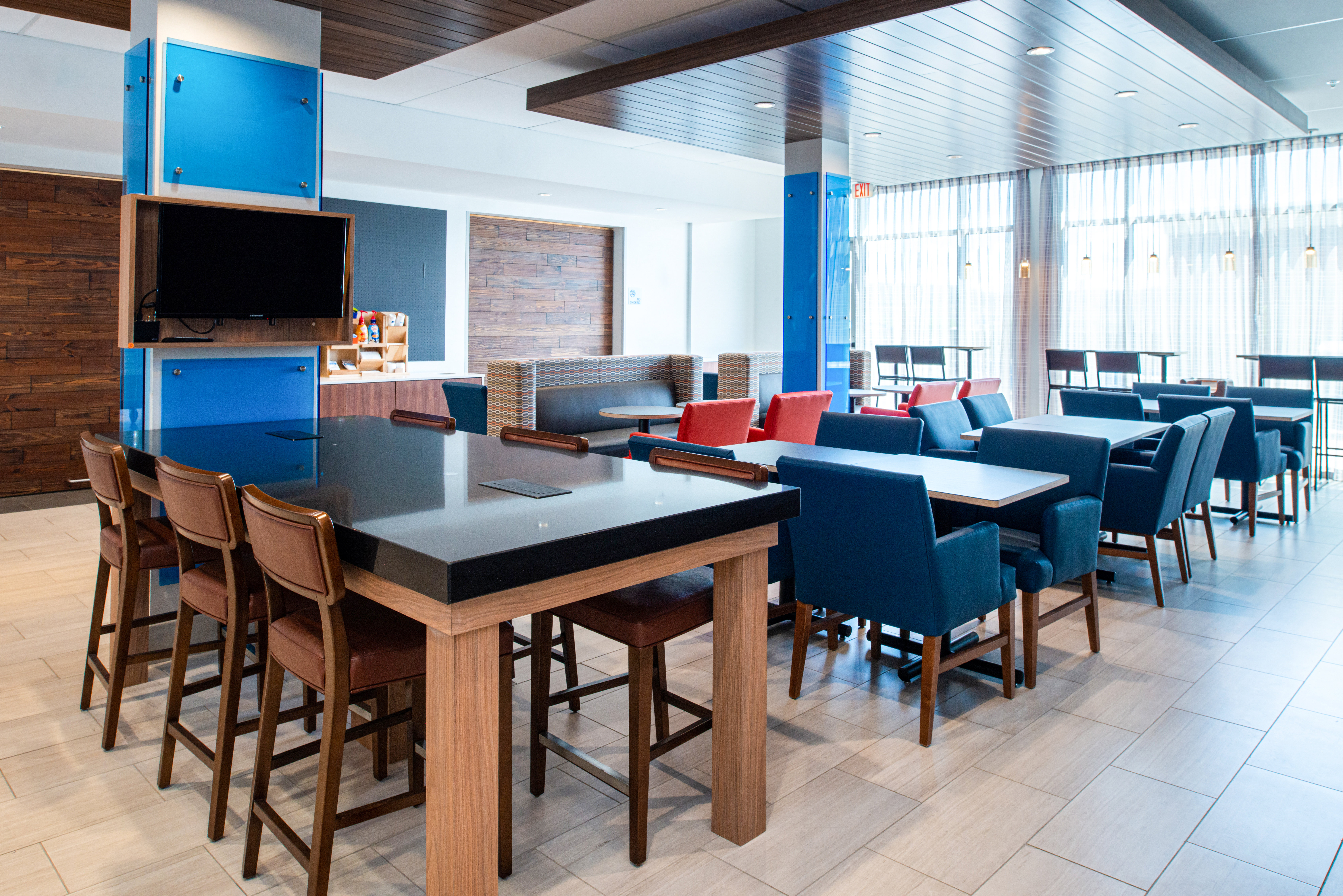 Holiday Inn Express & Suites Elko 9/10
