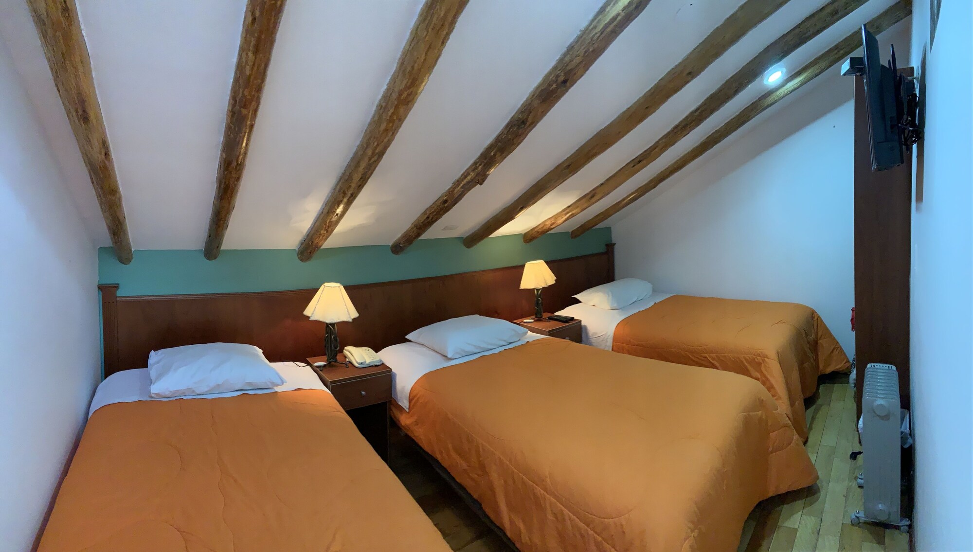 ROOM, TRIPLE