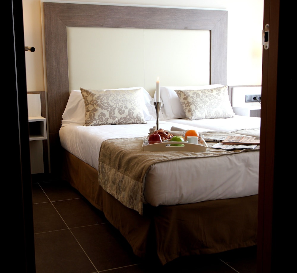 1 BEDROOM, APARTMENT