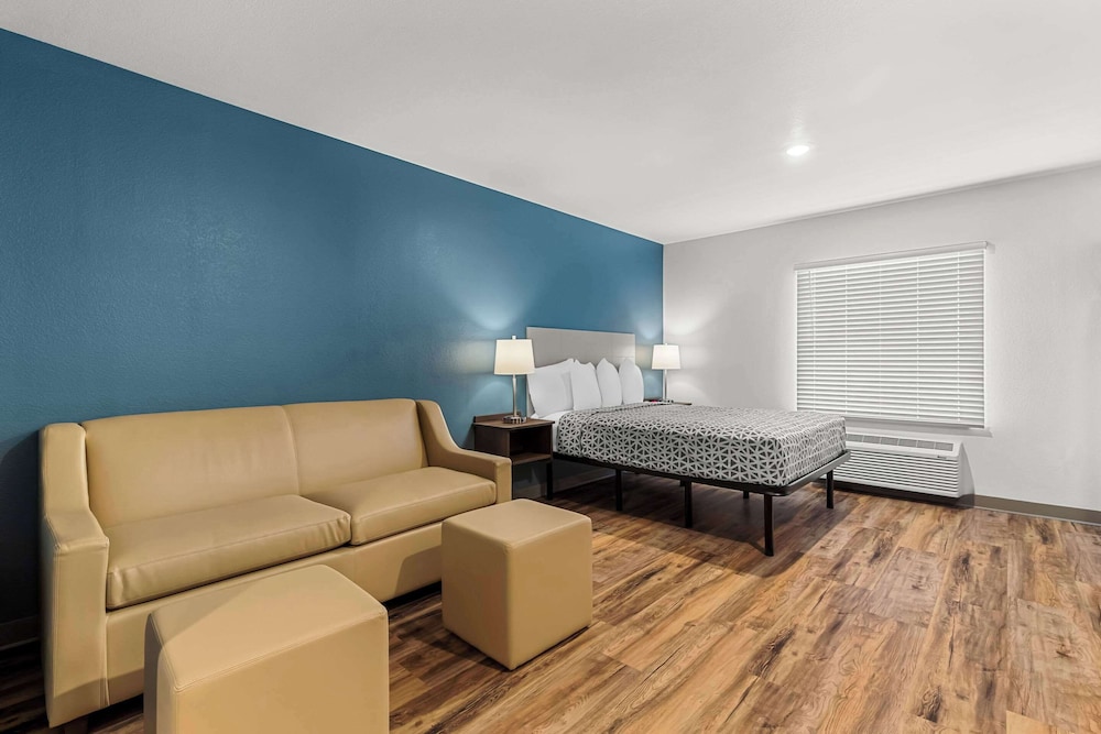 WoodSpring Suites Corona 10/23