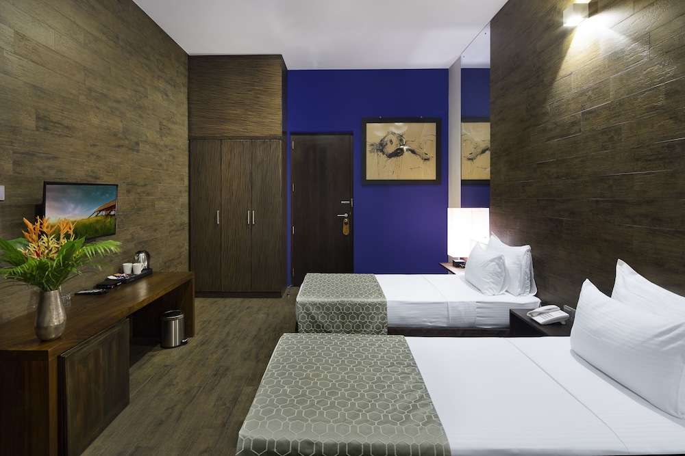 DELUXE, TWIN BEDS