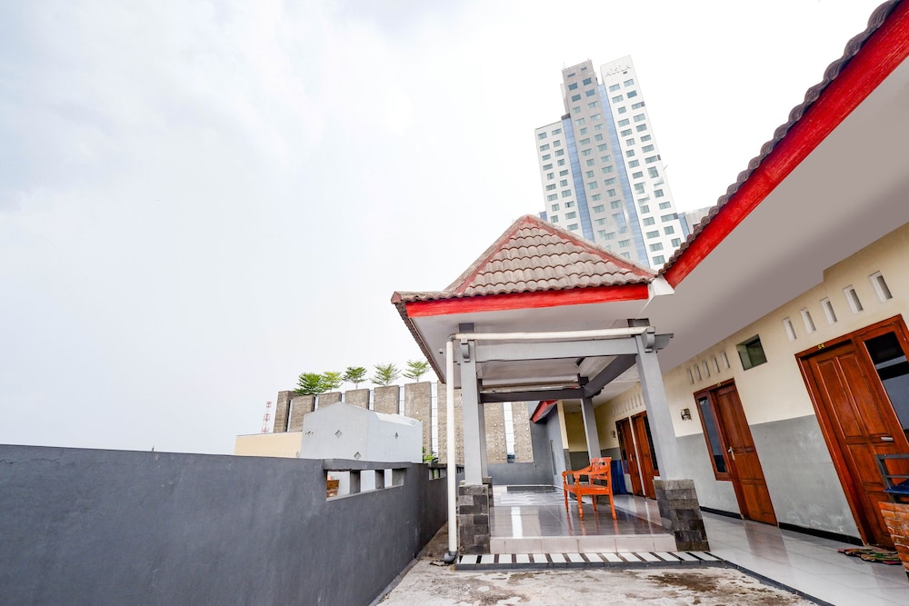 Hotel SUPER OYO 2209 Solo Point Guest House Syariah 28/31