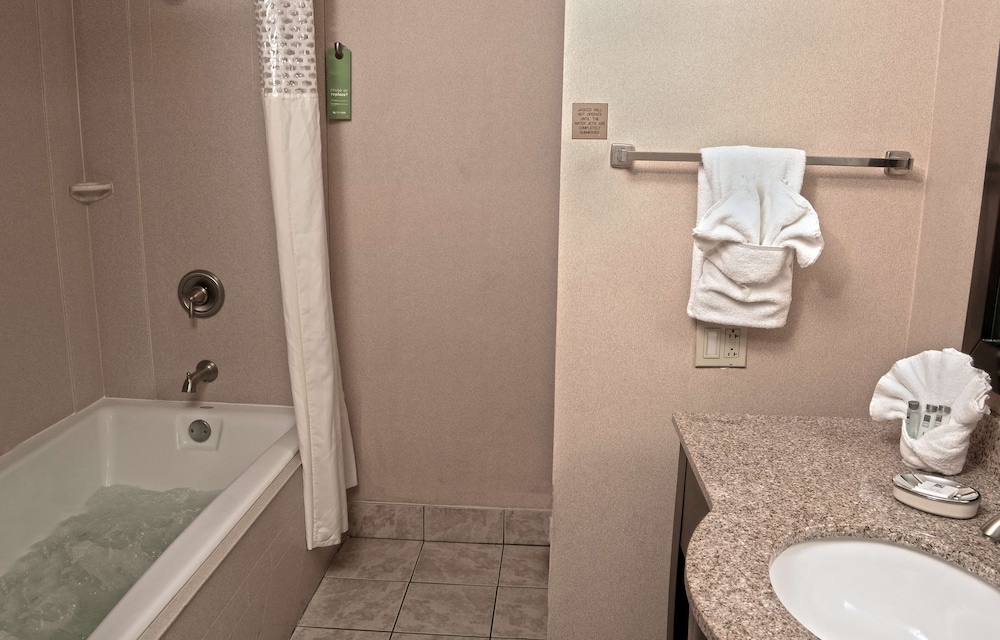 Hampton Inn Sanford 10/32
