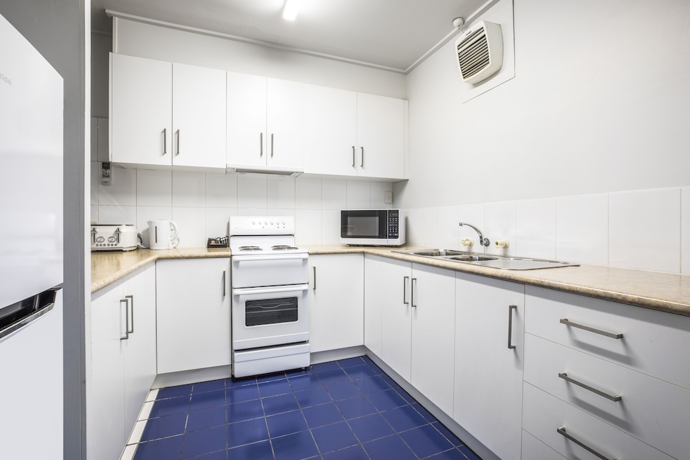 Burvale Hotel 3/39
