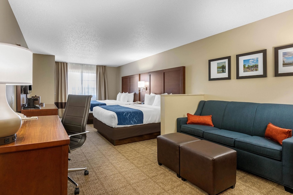 Comfort Suites Cedar Falls Industrial Park 27/34