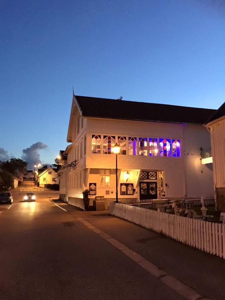 Lillesand Hotel Norge 4/55