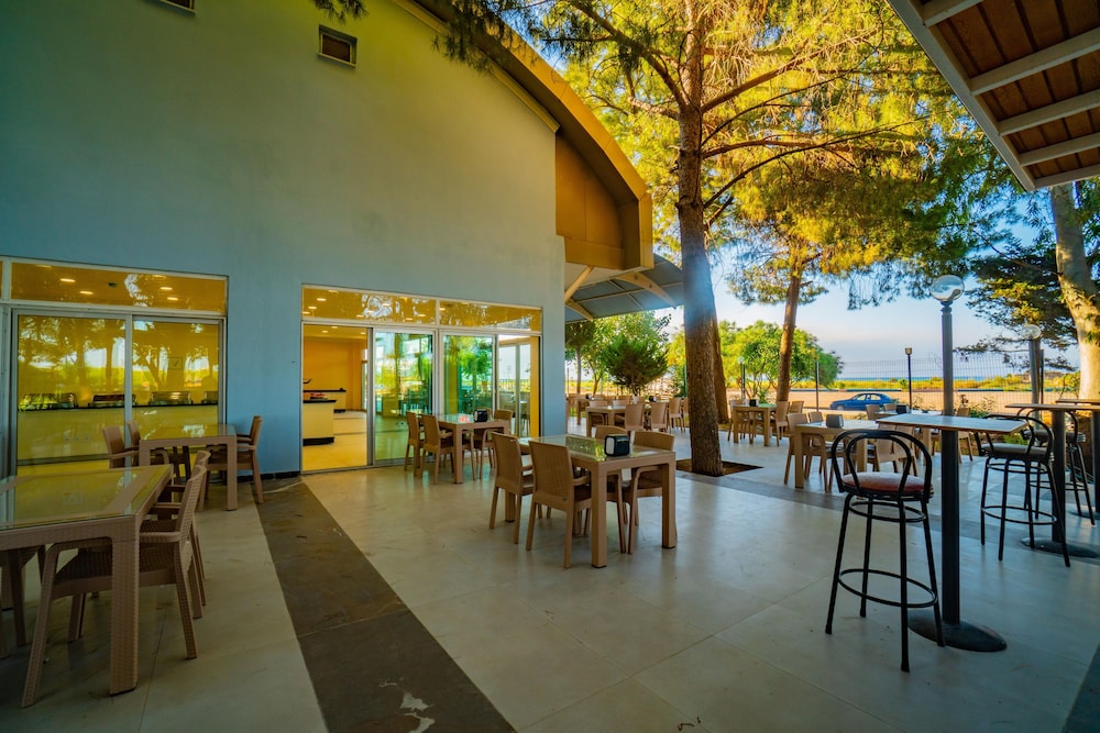 Prenses Sealine Beach Hotel 35/50