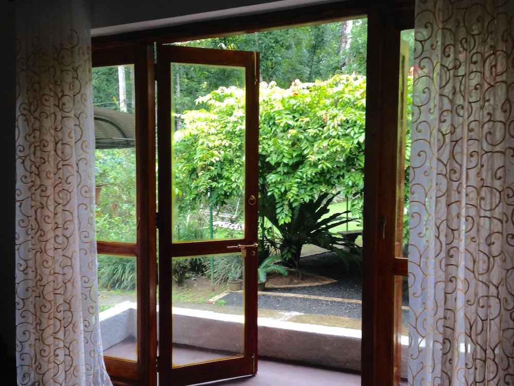 Yalegoda Walauwa Homestay 24/50