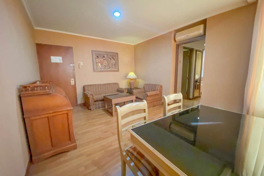 Riyadi Palace Hotel 36/61