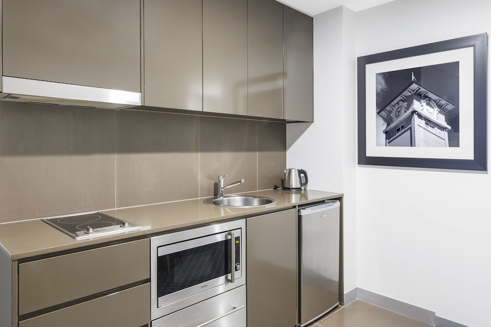 Holiday Inn & Suites Sydney Bondi Junction 10/49