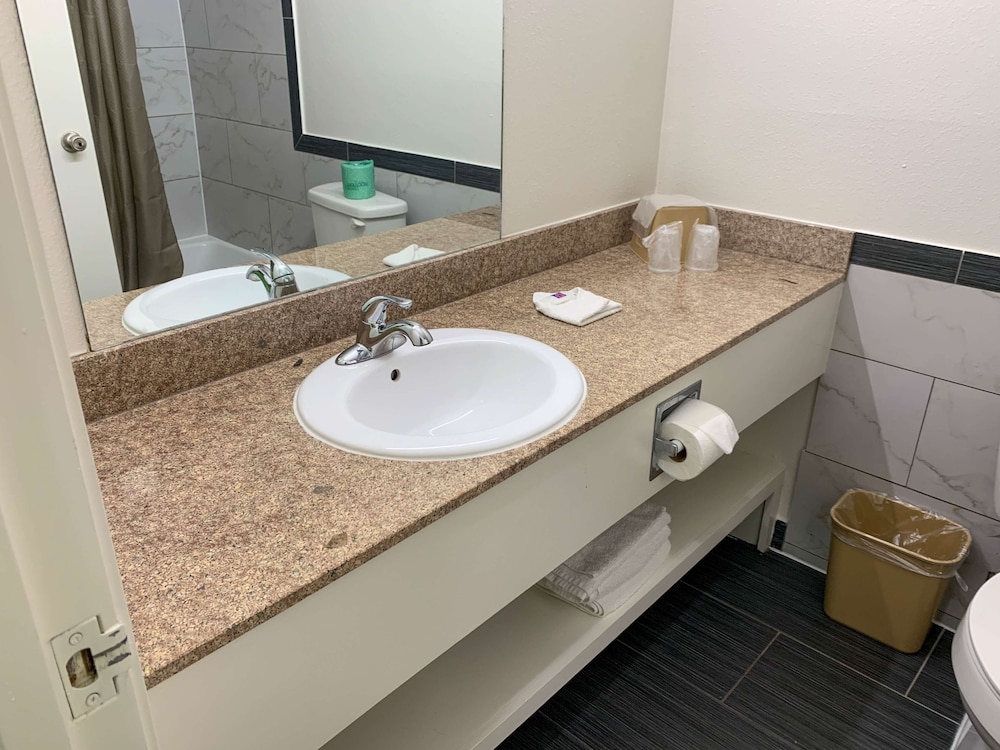 Motel6 Houston, TX – Hwy 249 and Fallbrook 40/44