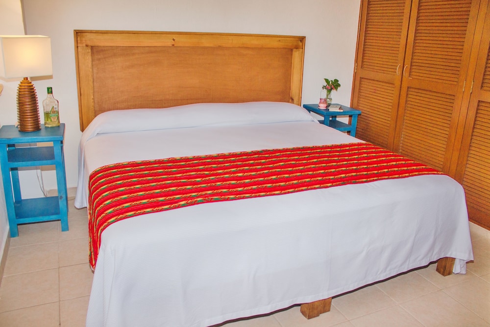 Hotel Villas Colibri Suites and Bungalows 12/50