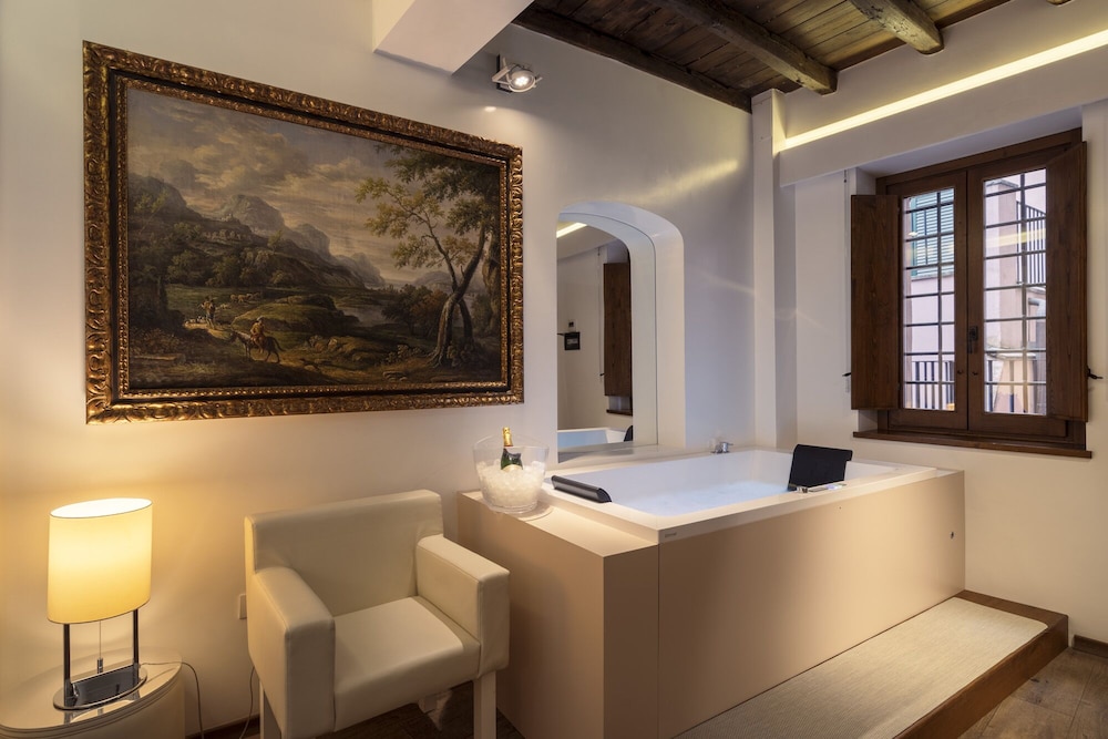GIGLI D'ORO SUITE 4/33