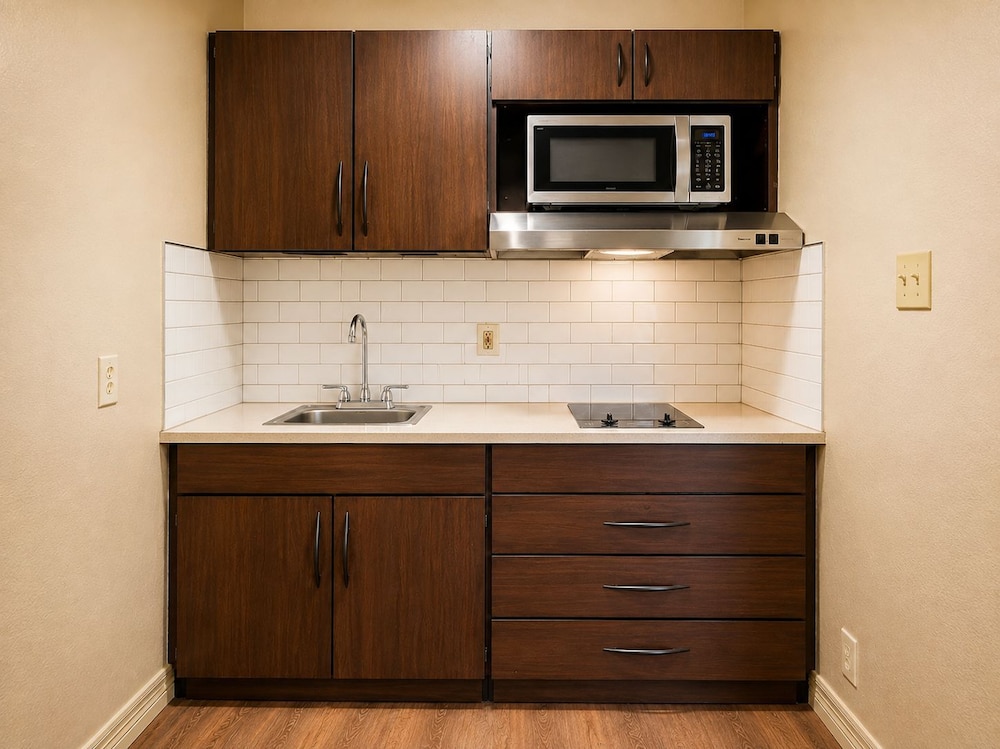 Stratford House Inn and Suites 4/51