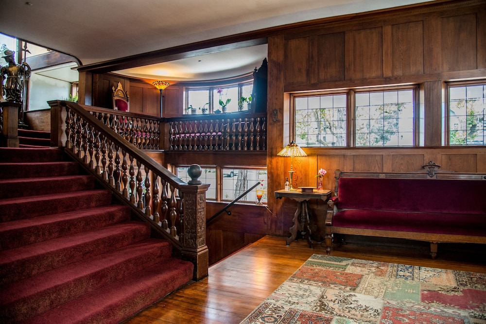 Cedar Gables Inn 45/68