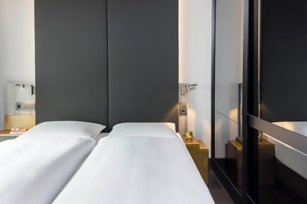 Room at Hotel AMANO Eastside, BERLIN