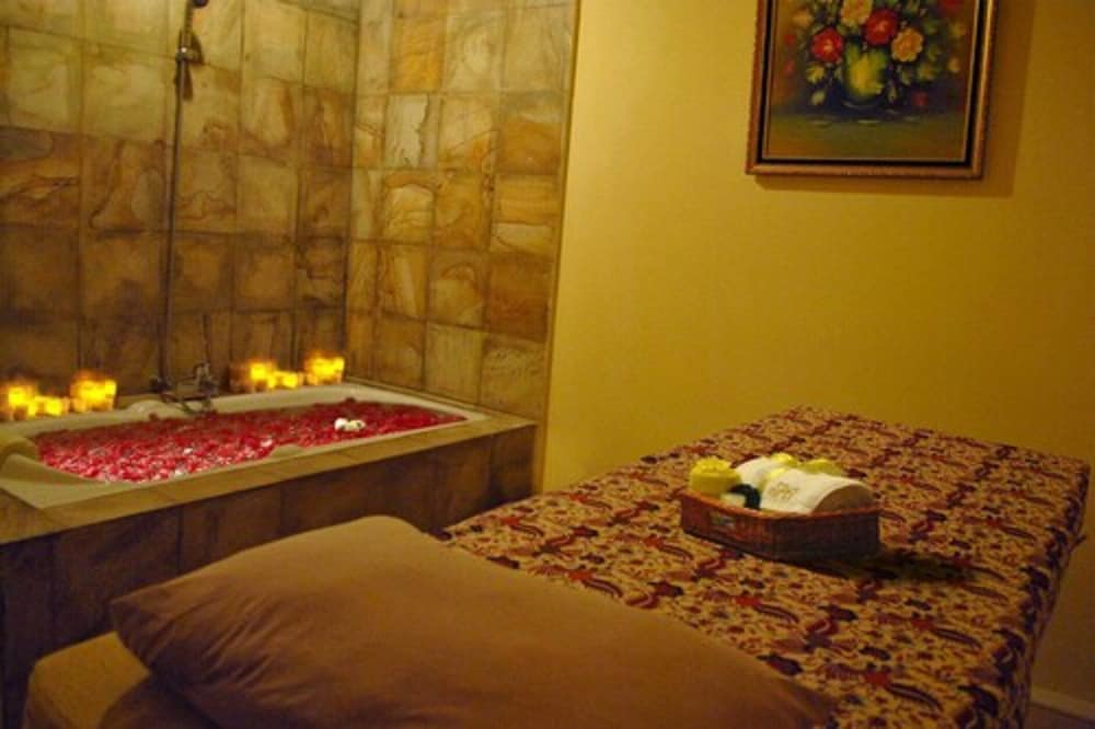 Hotel Bumi Senyiur 10/28