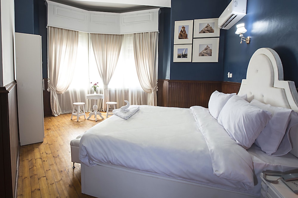 EXCLUSIVE, HORUS, DOUBLE BED, CITY VIEW