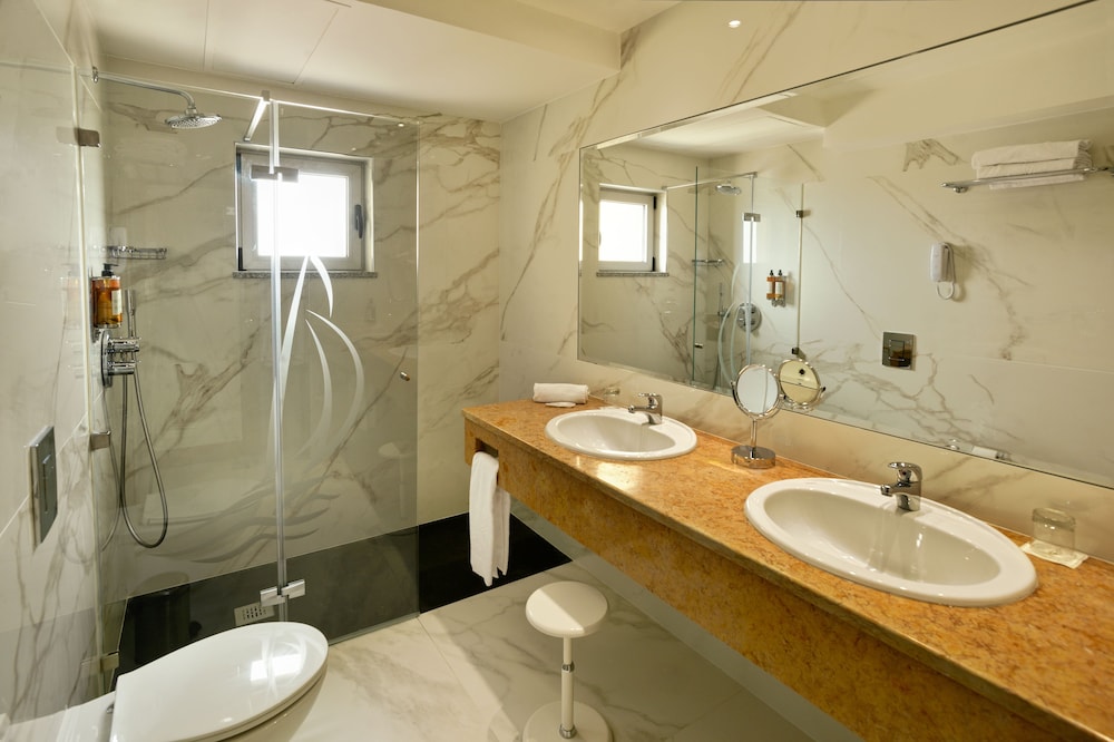 HOTEL ALISIOS 48/50