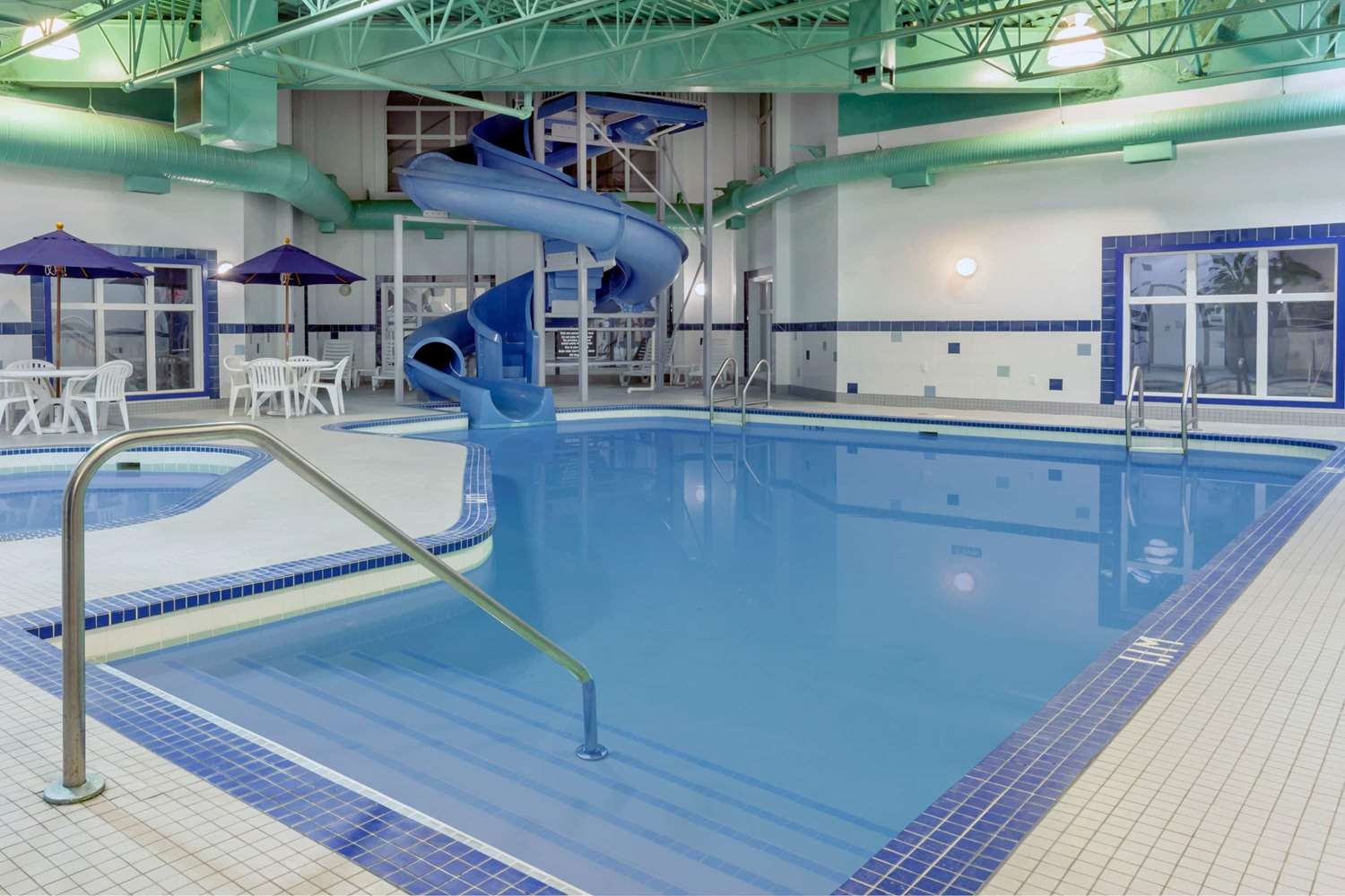 Ramada By Wyndham Weyburn 23/39