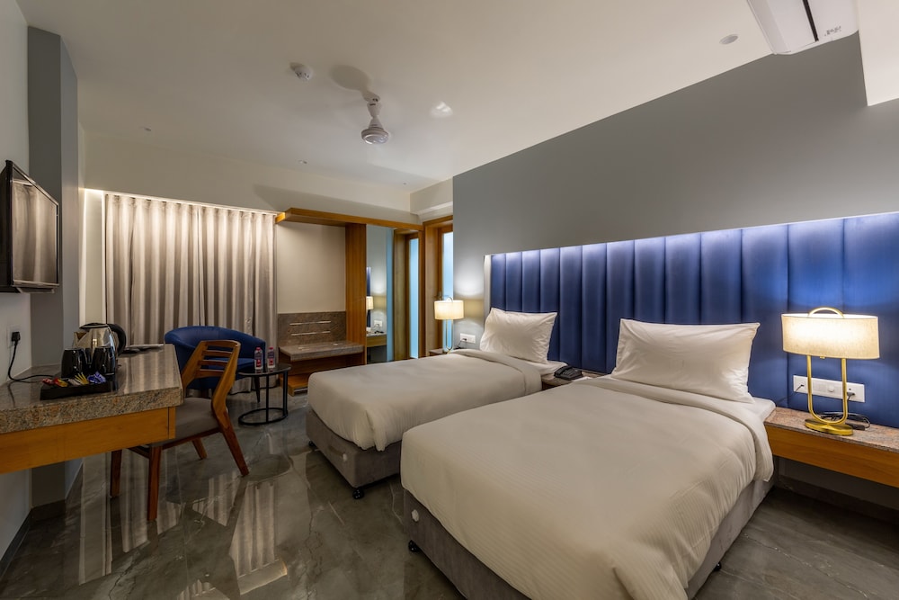 Nalanda Hotel 22/63