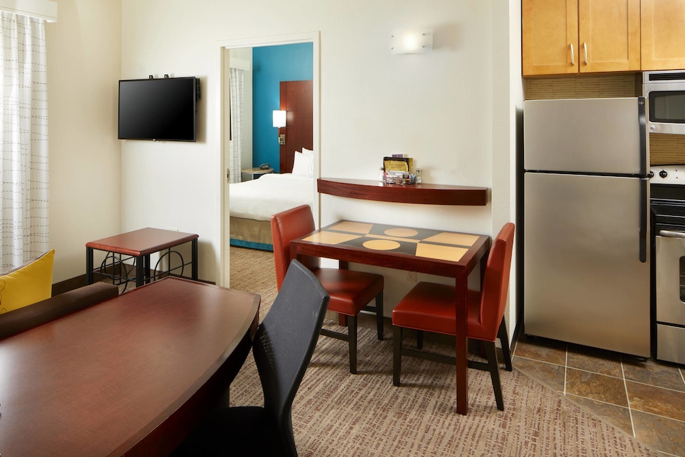 Residence Inn by Marriott San Antonio Six Flags at The Rim 18/25