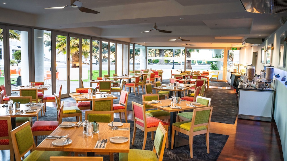 Scenic Hotel Te Pania 36/48