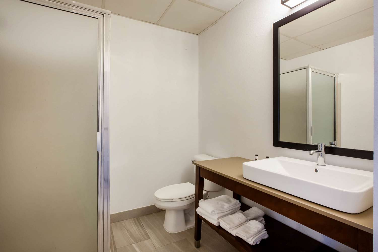 Days Inn & Suites by Wyndham Rochester Hills MI 30/31
