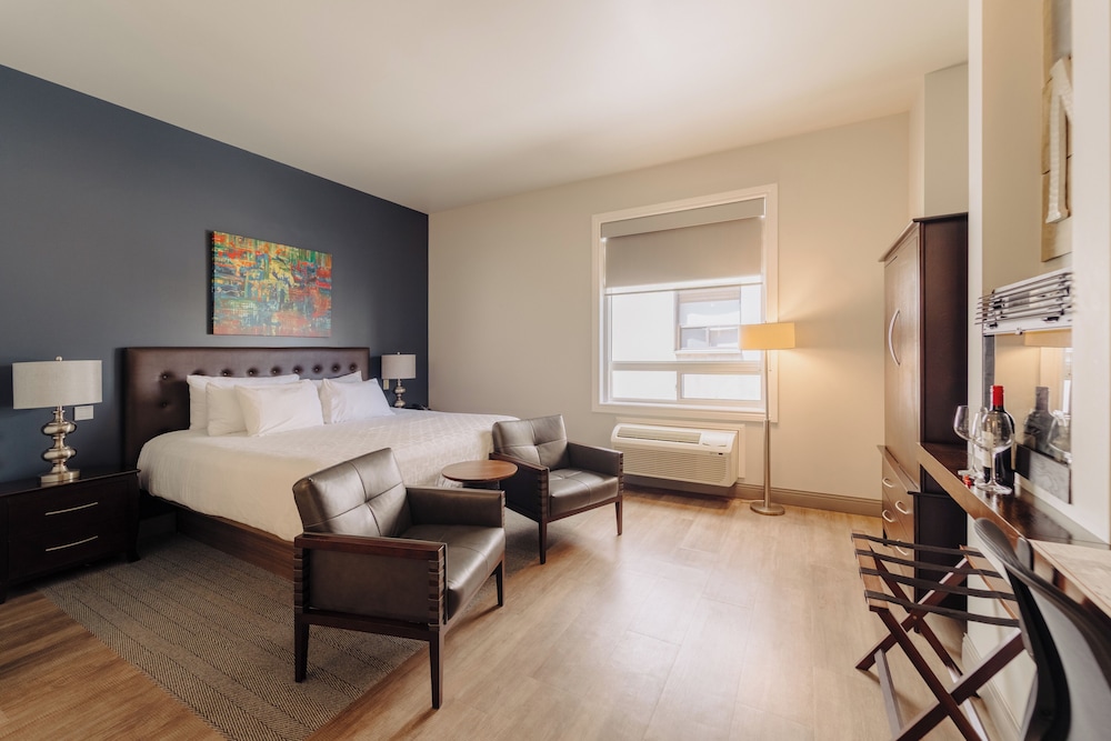 Standard, King Bed