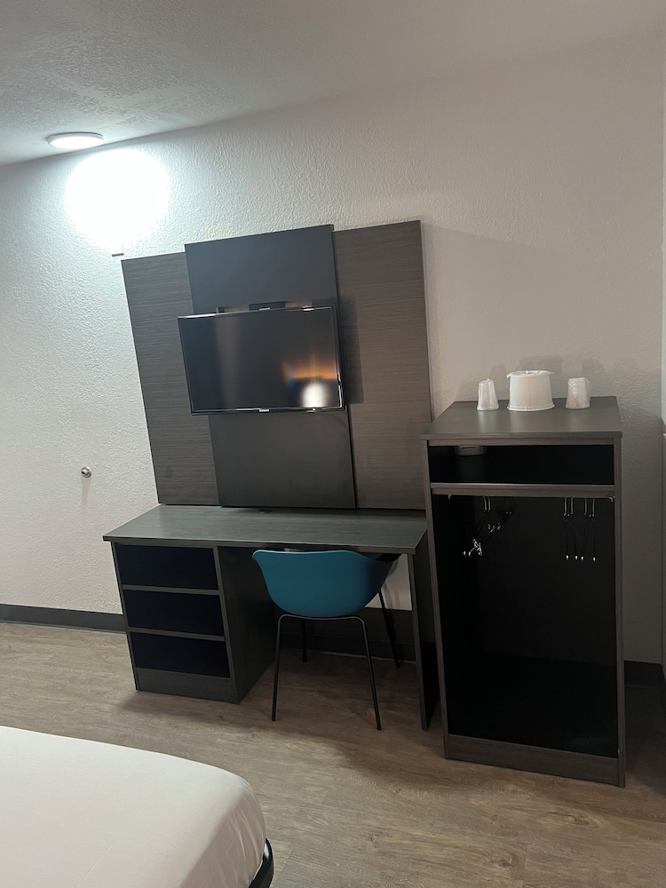 Motel6 Lakeland, FL 29/49