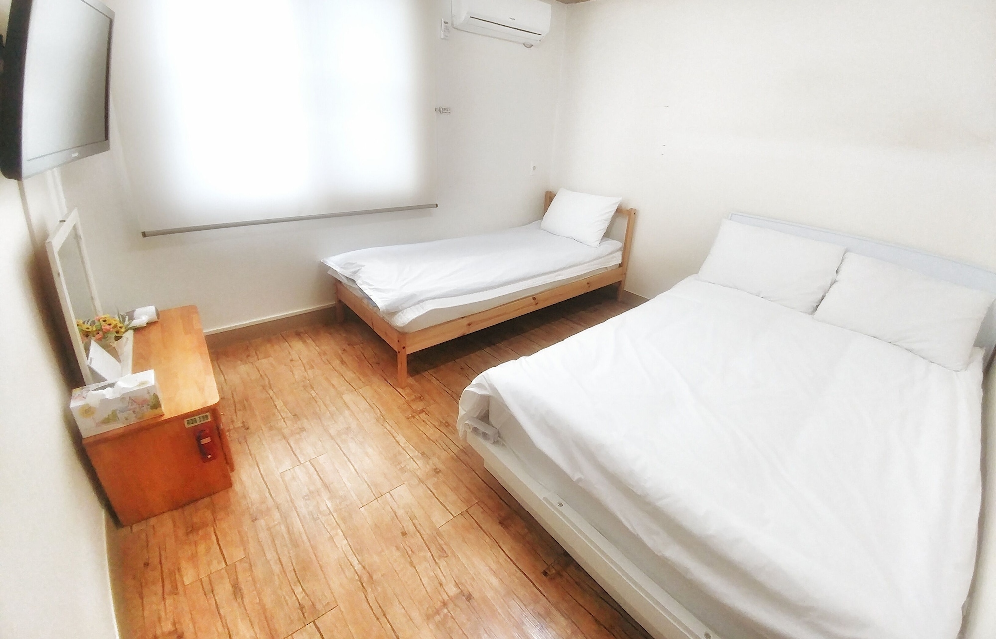 ROOM, TRIPLE