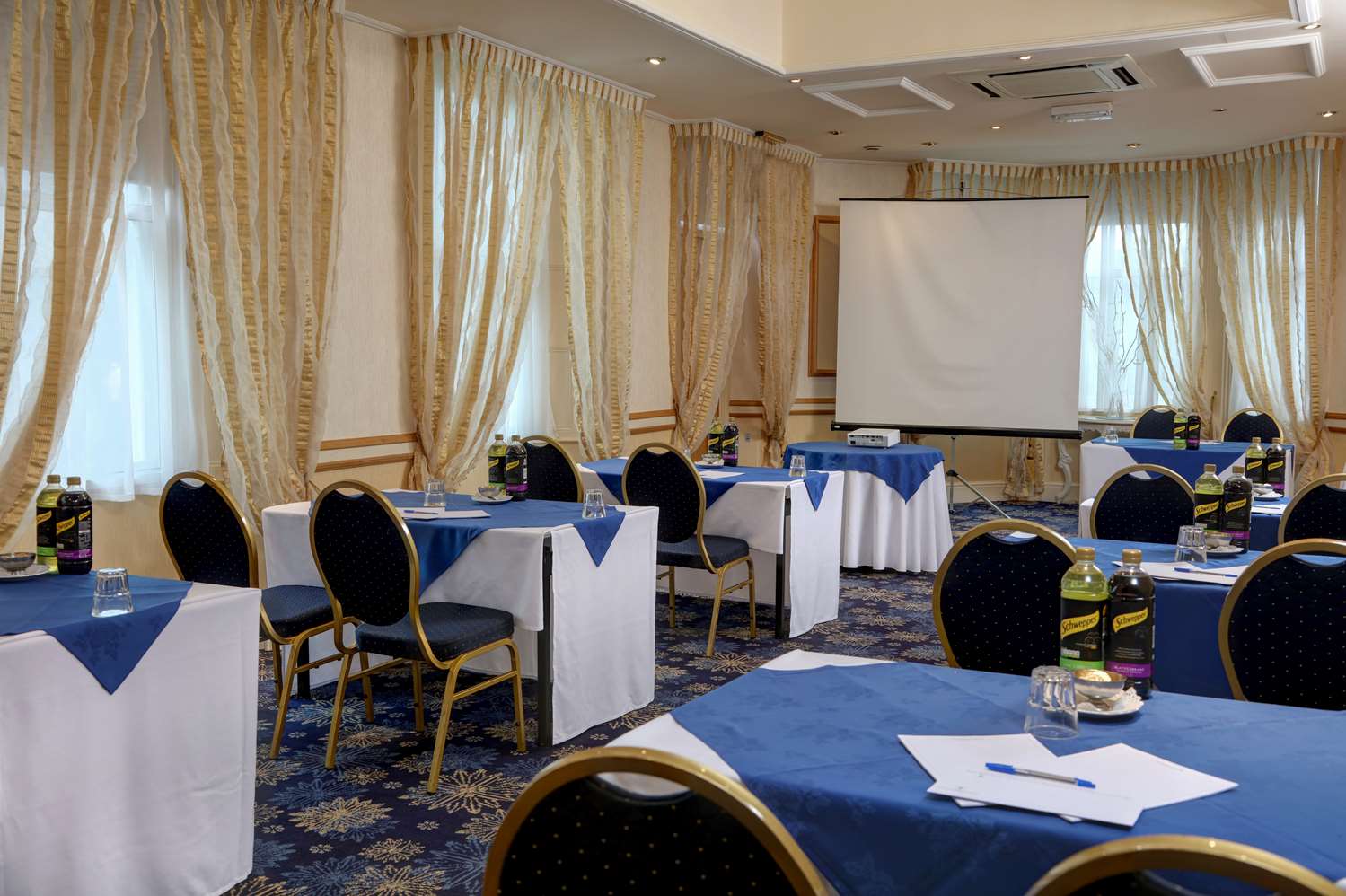 New Continental Hotel, Sure Hotel Collection by Best Western 57/59