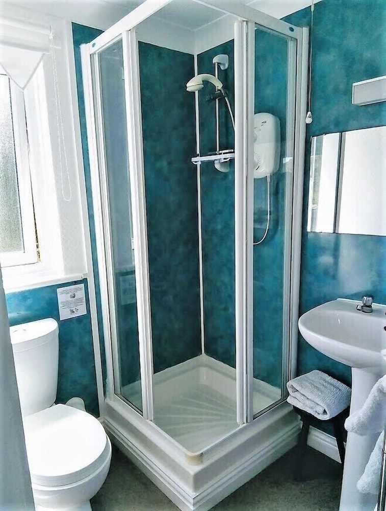 Gallen-Treath Guest House 45/49
