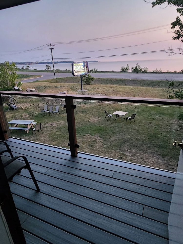 The Birchy, Adventure Lodging by Base Hospitality Group 16/20