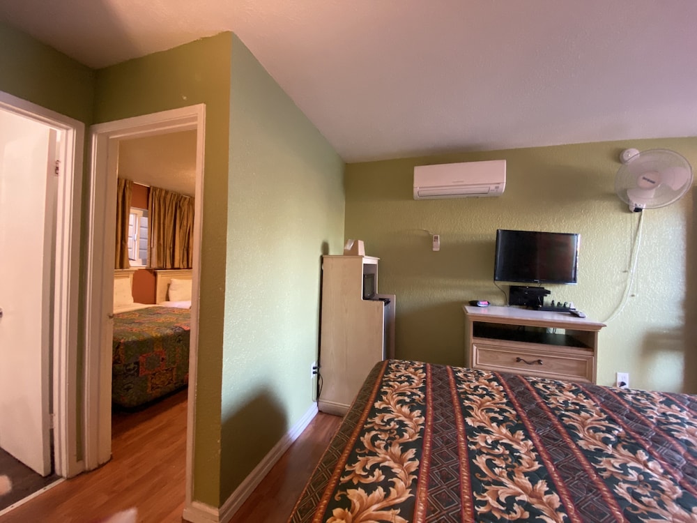 Fireside Inn Santa Cruz 37/63