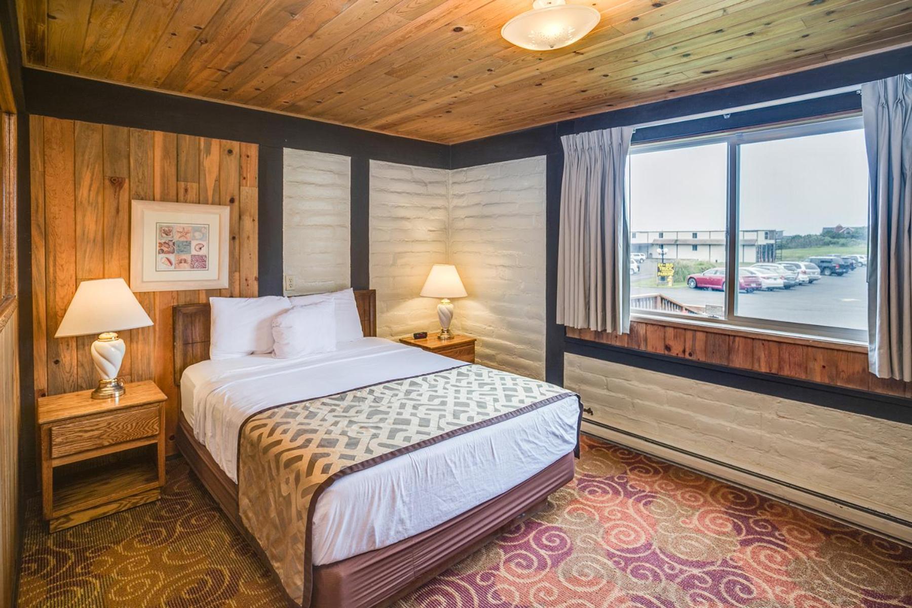 2 Bedrooms, Suite, Hillside View, Pet Friendly, Kitchen, Hill Side