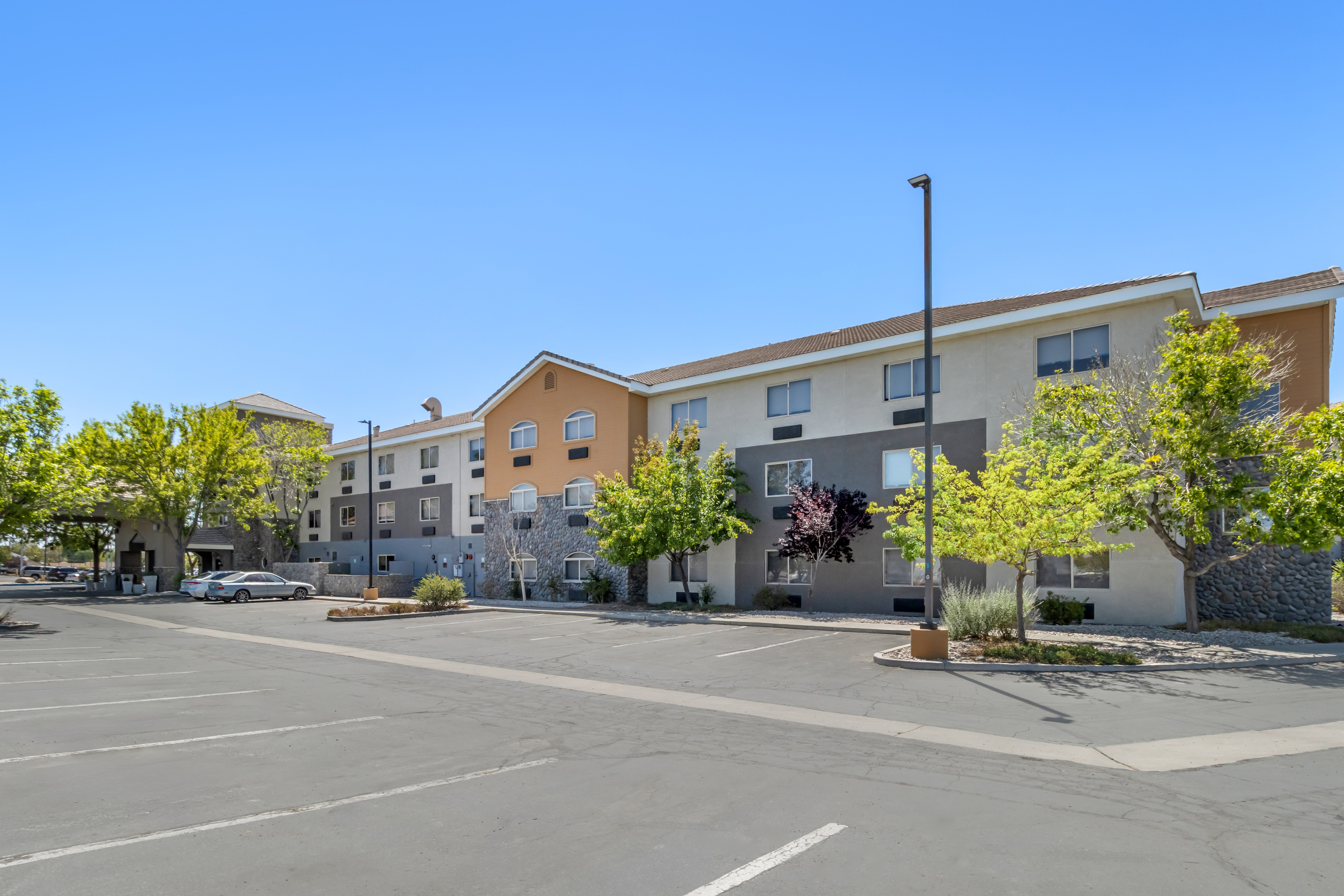 Holiday Inn Express Fallon 74/81