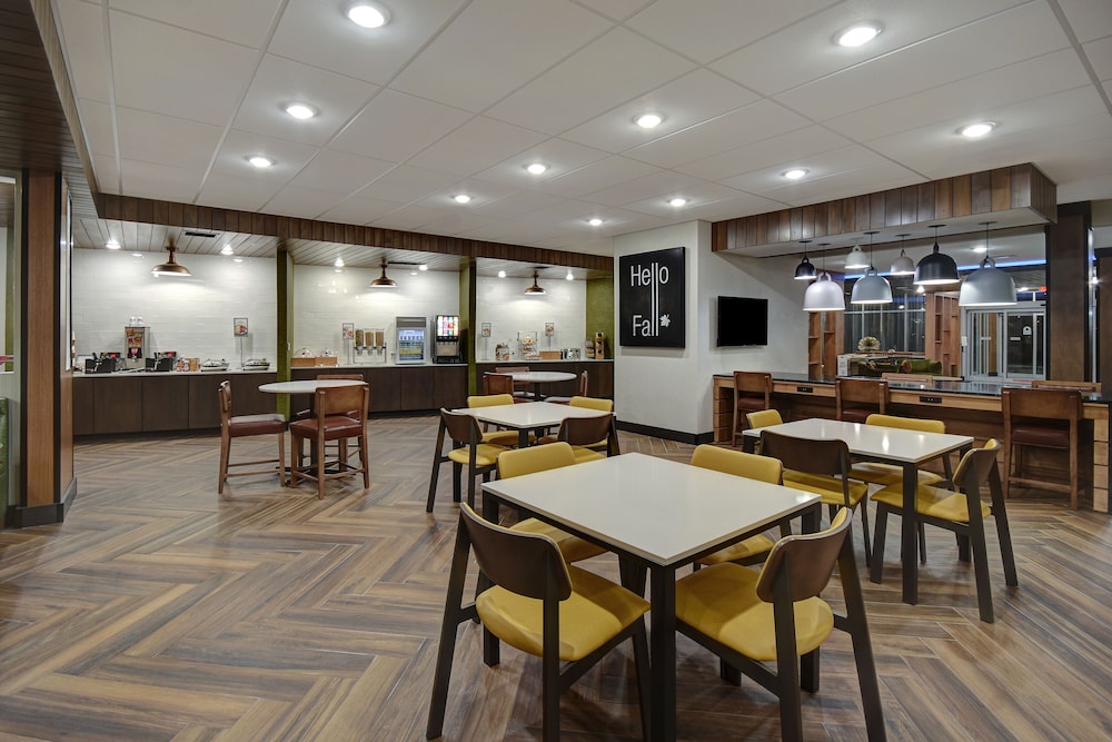 Fairfield Inn & Suites by Marriott Grand Rapids Wyoming 25/36