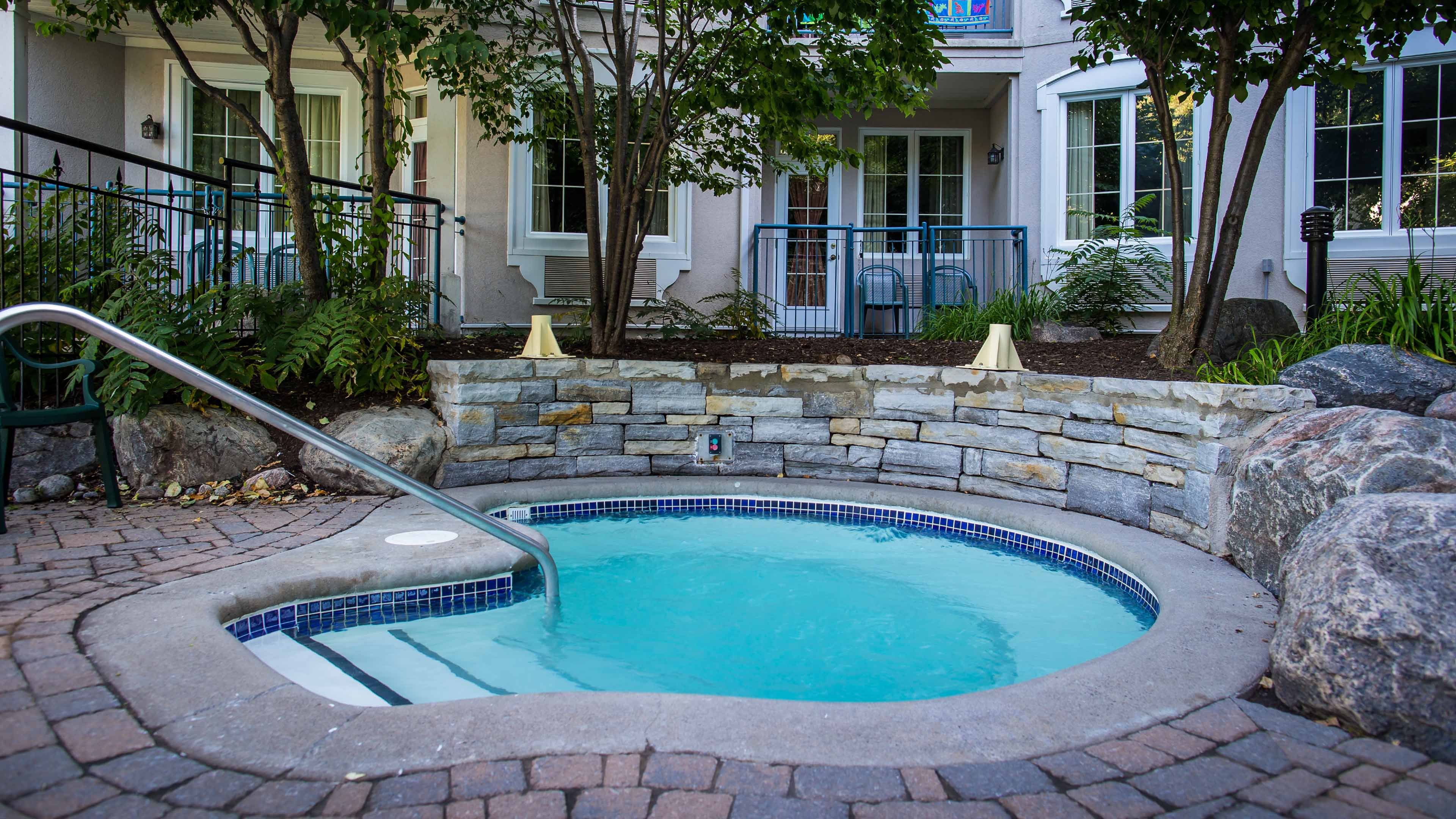 Holiday Inn Express And Suites Tremblant 47/50