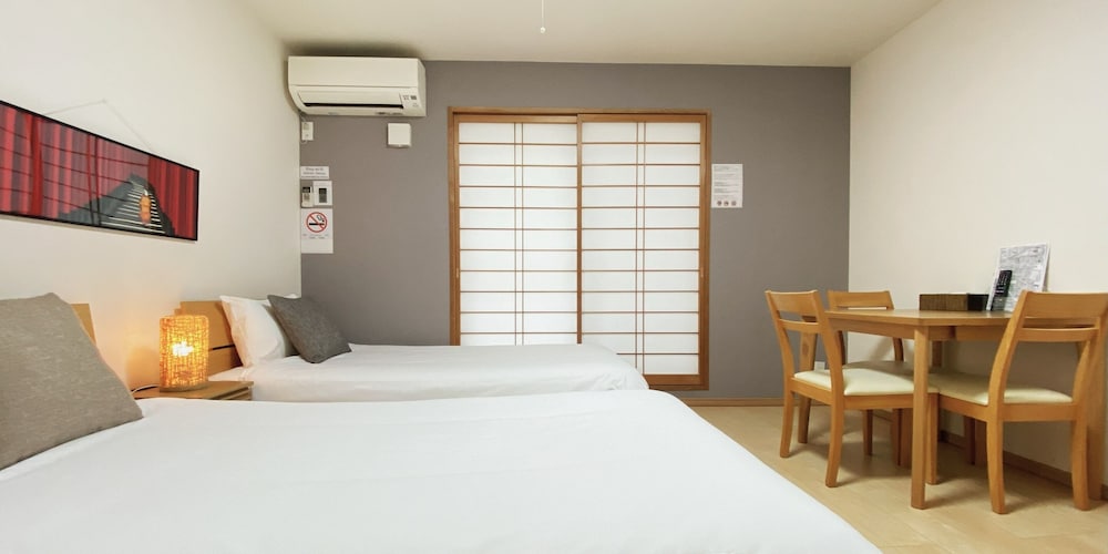 SUPERIOR, TWIN BEDS, PRIVATE BATHROOM