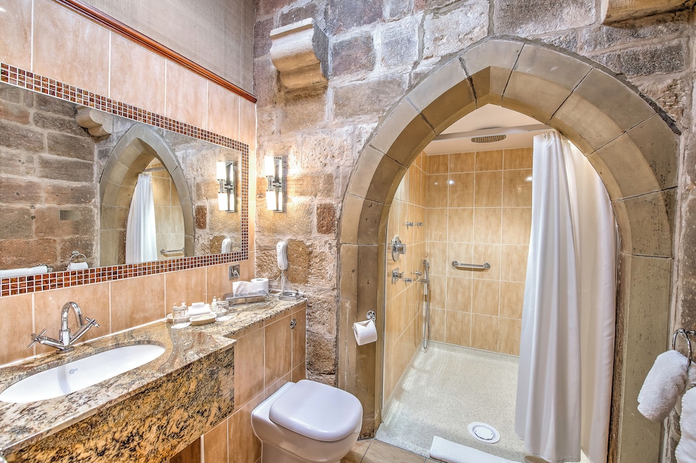 De Lucy, Suite, King Bed، Langley Castle Hotel 2/3