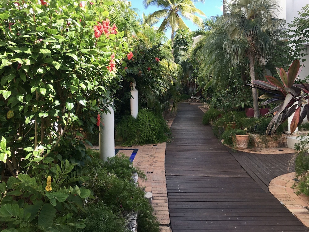 Sapphire Beach Club and Resort 46/50